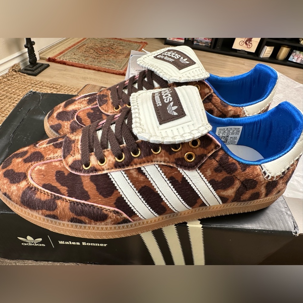Brand New leopard adidas